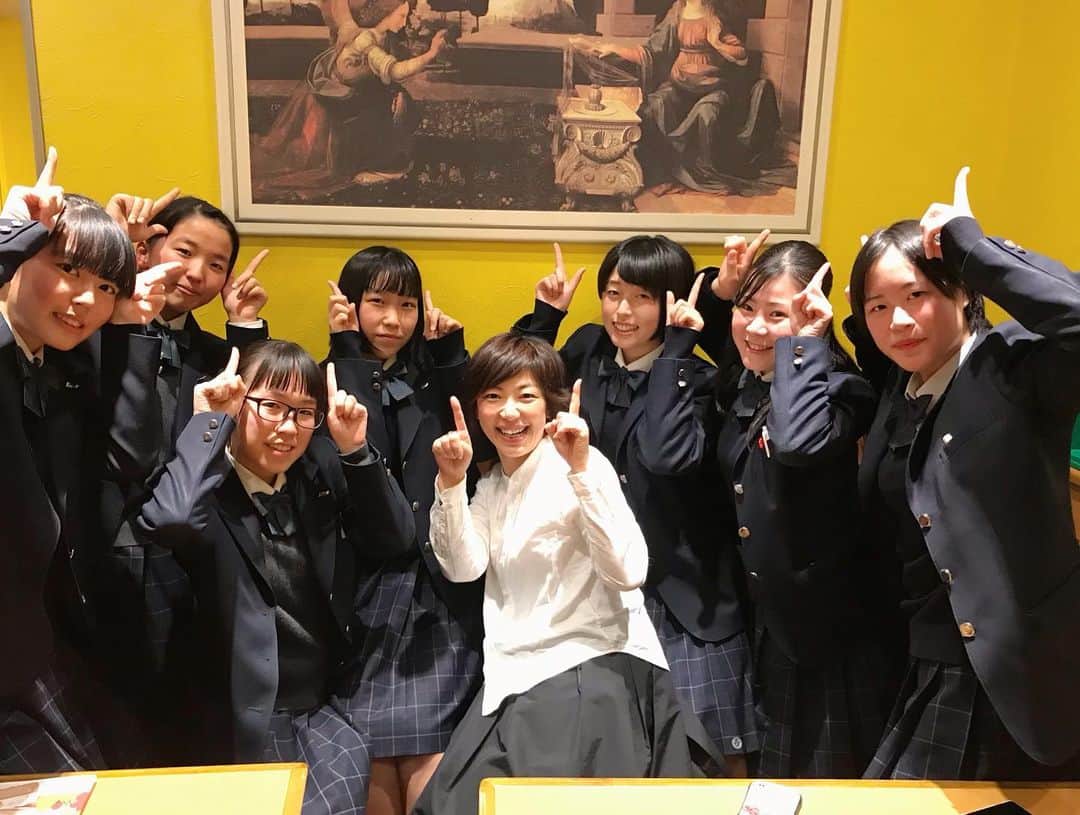小谷あゆみのインスタグラム：「#棚田学会 発表会　#立正大学　品川キャンパスでした 群馬県立　#利根実業高校 の棚田問題解決の発表がすばらしかったー！ #ニホンジカ  赤城山北西麓における生態・行動研究と玉原湿原におけるミズバショウ群生地の保護活動 萌さん、芽生さん、梨乃🍐さん、葉津己さん、凛さん、愛梨さん、千鶴さん！ #棚田問題解決JK！ ニホンジカの生態の細かな調査、分析に感動したのはもちろん、みんなインスタ女子で、公式とは別にわたしからの速報です‼️ 立正大学やほかの皆さんの発表もすばらしく、また引き続きアップします」