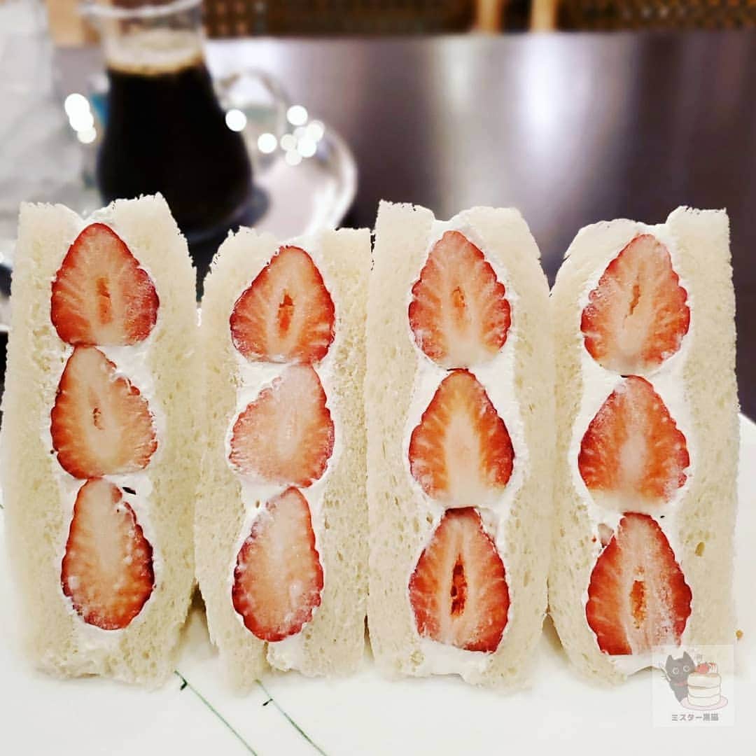 ミスター黒猫（黒猫仙人）のグルメインスタ