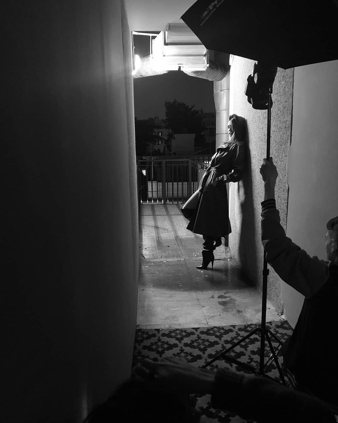 Cristina Buccinoさんのインスタグラム写真 - (Cristina BuccinoInstagram)「BACKstage. #ieri • Pic by @cherly_make_up 🖤」12月14日 20時34分 - cribuccino