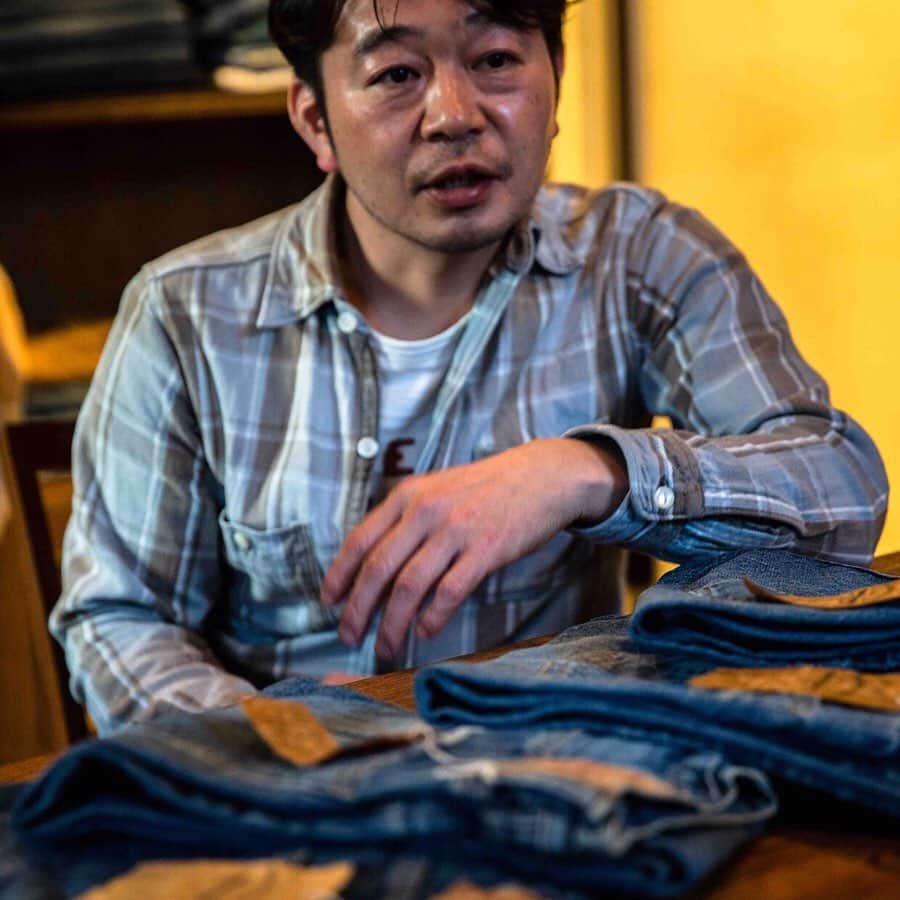 ビームスさんのインスタグラム写真 - (ビームスInstagram)「僕らを夢中にさせるジーパンの話。 “5 Pocket Denim Pants” PHILOSOPHY OF BEAMS PLUS  GUEST：Kenichi & Koji Shiotani from WAREHOUSE https://www.beams.co.jp/special/beamsplus/philosophy/vol13/  @warehouse.co @beams_plus_harajuku @beams_plus_yurakucho #warehousecompany  #warehouseco #beams #beamsplus #denim #denimpants #vintage #philosophy」12月14日 20時37分 - beams_official