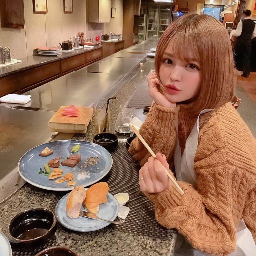 ななぴさんのインスタグラム写真 - (ななぴInstagram)「初神戸！ 夜ご飯はめちゃくちゃおいしい神戸牛🐄﻿ 食べに行きました🥺💓﻿ ﻿ 今思い返しても涎が…🤤🤤🤤﻿ あーーーん美味しかったー😭💓また食べたい！！！﻿ ﻿ ﻿ フィレとランプを頂きました🐮﻿ とろける😢お肉の甘さって…しあわせの味よね？ しあわせ！﻿ ﻿ ﻿ #神戸牛　#神戸グルメ　#神戸　#神戸観光　#神戸旅行　#神戸牛ステーキ　#ステーキ　#モーリヤ三宮店 ﻿」12月14日 20時43分 - __nanapgram__