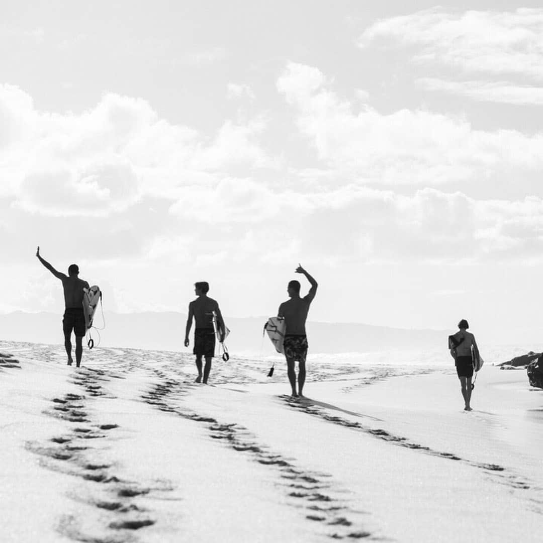 のインスタグラム：「#RVCAloha 2019 || Photos by @chrisgrundyphoto @delonbone @zaknoyle @jbradford_photo」