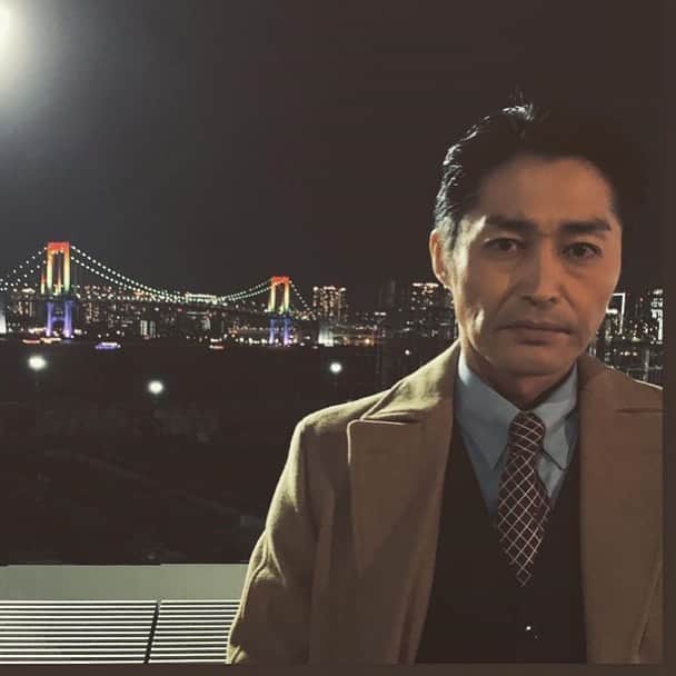 【公式】土曜ナイトドラマ「アリバイ崩し承ります」のインスタグラム：「＊﻿ 察時さんきまってます…😊✨﻿ 本日も1日お疲れさまでした🙌🏻﻿ #ありくず  photo from @yasu_da_ken ﻿ #repost #リポスト﻿ ﻿ #ドラマ #アリバイ崩し承ります﻿ #クランクイン #テレ朝」