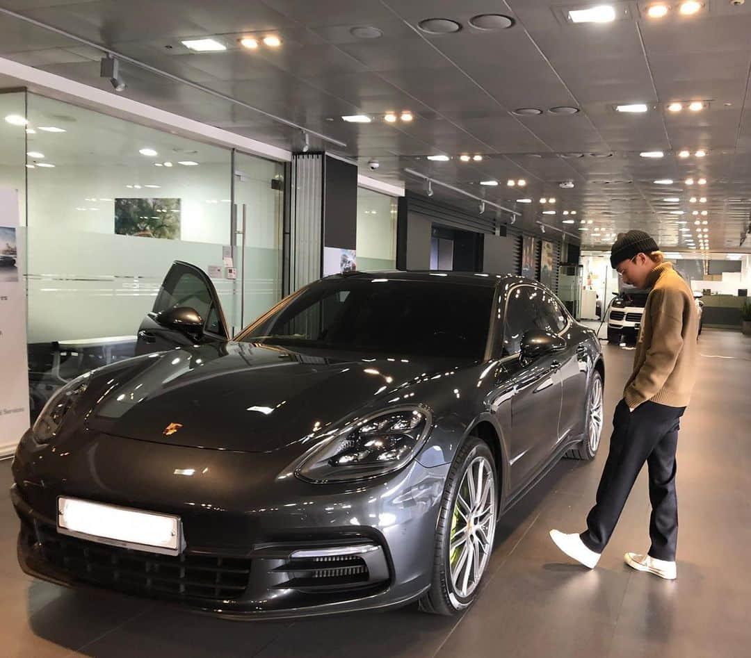 テハ さんのインスタグラム写真 - (テハ Instagram)「my porsche」12月14日 21時30分 - ___ione___