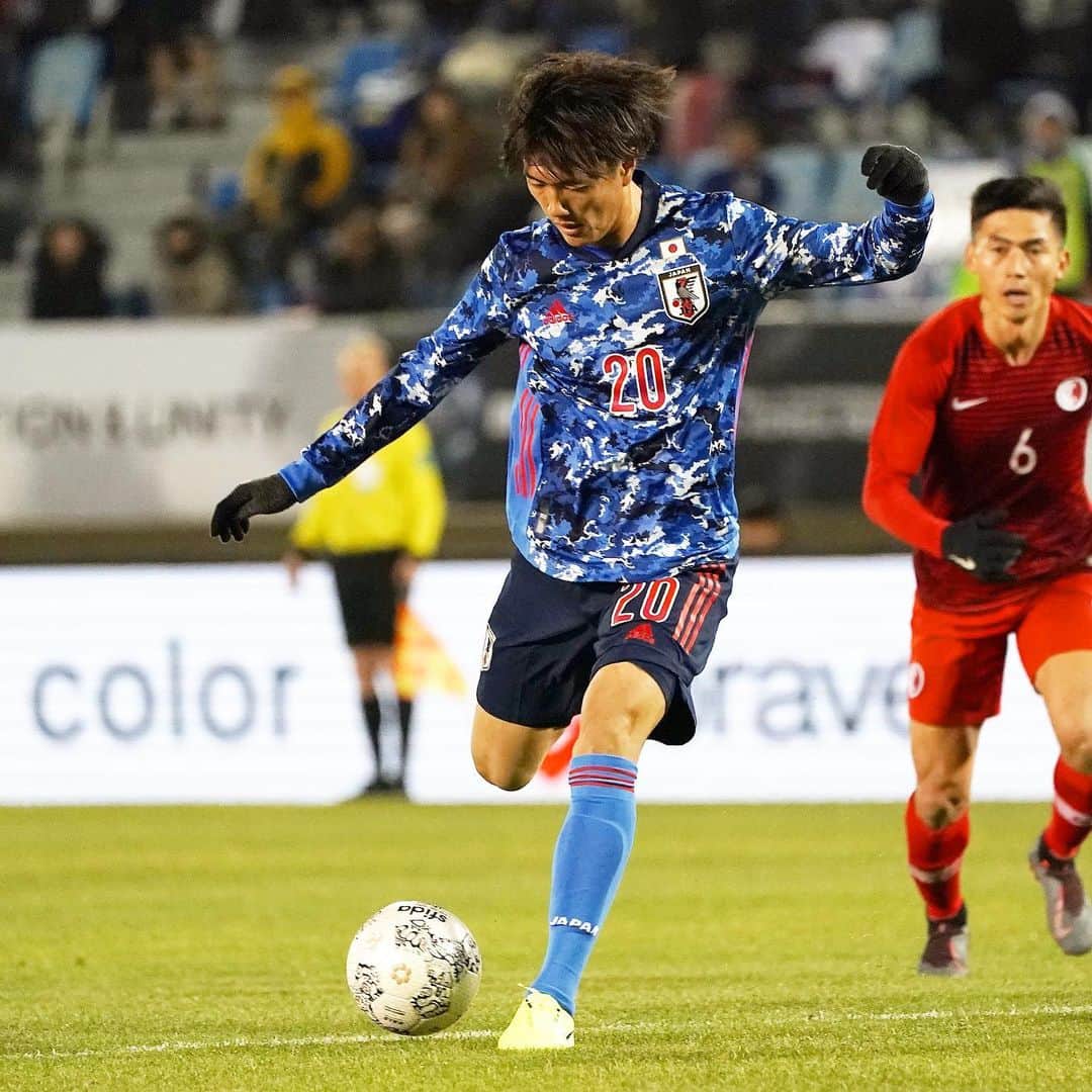 のインスタグラム：「. 小川航基、A代表デビュー戦でハット⚽️⚽️⚽️ （2019.12.14） . 📷Photo by Han Myung-Gu/Getty Images . #小川航基 #KokiOgawa #日本代表 #daihyo #SamuraiBlue #サムライブルー #森保ジャパン #🇯🇵 #NationalTeam #E1 #EAFF #サッカー #football #⚽️ #サッカーキング」