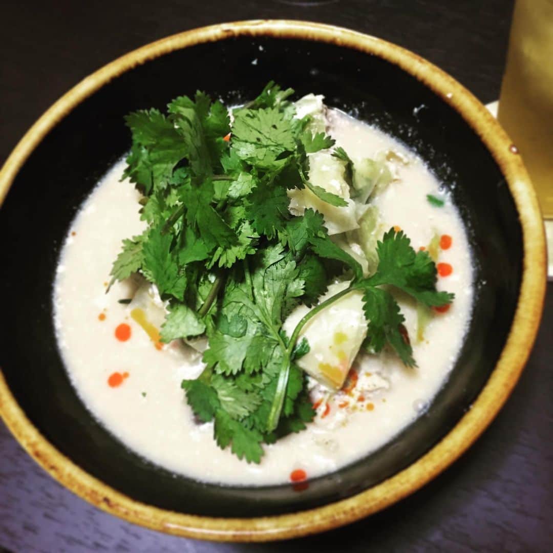 田井弘子さんのインスタグラム写真 - (田井弘子Instagram)「最近毎日、#パクチー と #豆乳 です‼️ 味や具は変えてるのですよ！ 一枚目は、あご出汁とナンプラーのタイと和コラボ。 2枚目は、タイのお土産のきしめんみたいなインスタントフォーを使った辛めヌードル！ #パクチー大好き  #焼肉も食べたい」12月14日 21時33分 - hirokotai