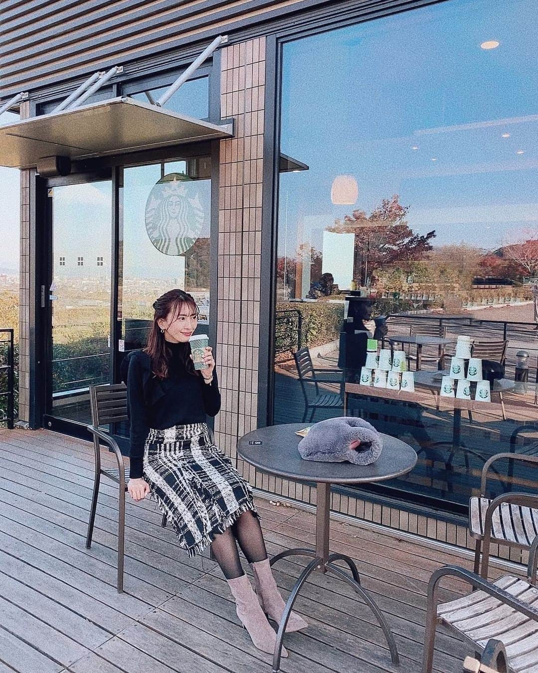 ANNA 杏奈さんのインスタグラム写真 - (ANNA 杏奈Instagram)「✈︎ 週末は旅行～💕 静岡に来ています🙋‍♀️ 晴れて良かった☀️ 皆様も良い週末を🍊❤️ . . . #ootd #コーデ #モデル #ファッション #travel #旅行 #化粧  #model #coordinate #ヨガ #yoga  #東京 #fashion  #tokyo #trip #travel #tbt #hawaii #waikiki #official #客室乗務員 #インスタ映え #surfing #サーフィン  #ダイエット #おしゃれさんと繋がりたい #カフェ好き」12月14日 21時37分 - anna_maria_end18