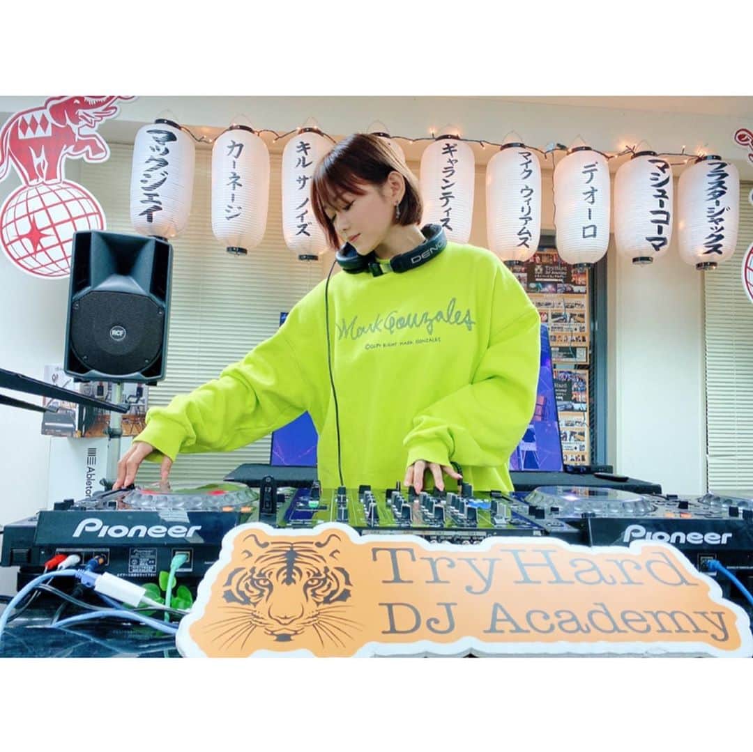 西野翔さんのインスタグラム写真 - (西野翔Instagram)「昨日は大阪でイベント前に @tryharddjacademy さんに遊びに行って来ました☺️ 私の所属する　@monopolecreativeacademy と同じく、DJだけじゃなくDTMまで教えてくれるスクールさんでーす！ お世話になりました☺️ #DJ #tryharddjacademy」12月14日 21時37分 - nishino_show