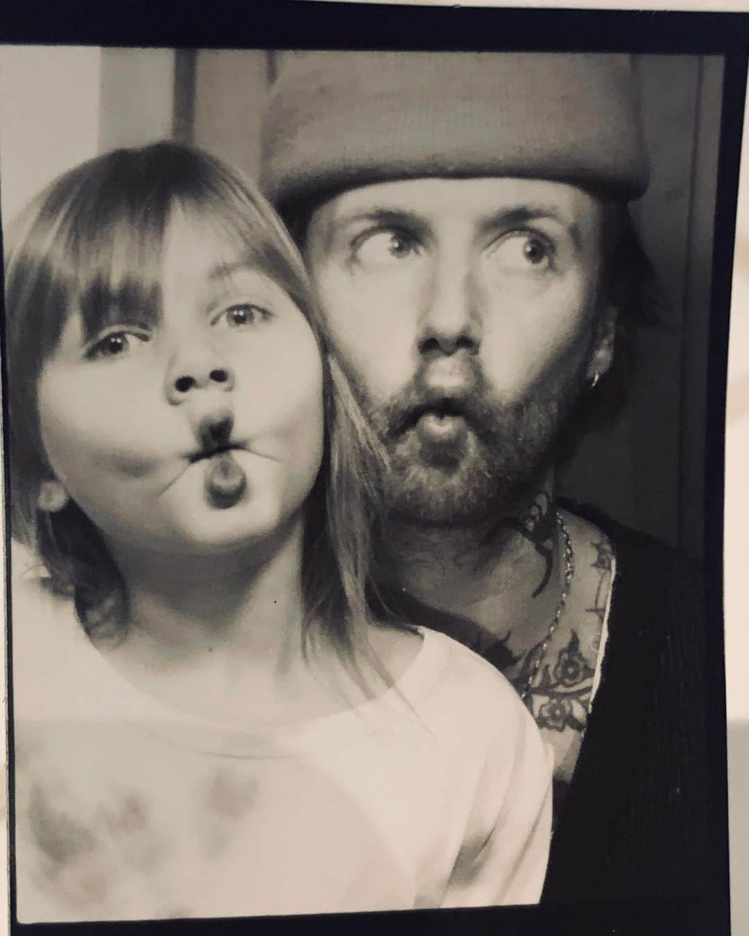 ルー・ティーズデールさんのインスタグラム写真 - (ルー・ティーズデールInstagram)「Lux + Daddy x - - (He takes these pics for his dating apps)」12月15日 3時05分 - louteasdale