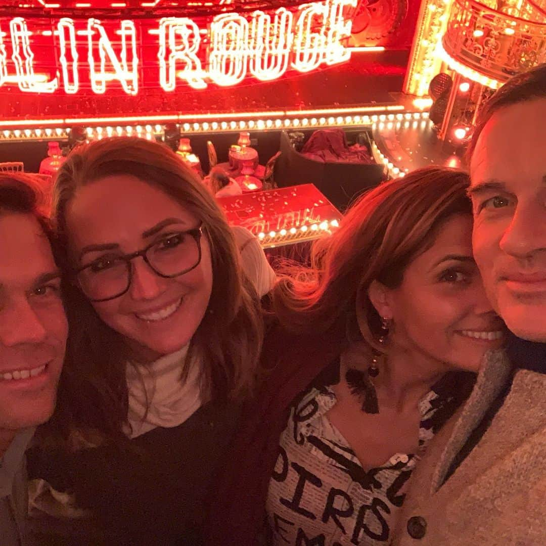 クリスティン・ヒルデブランドさんのインスタグラム写真 - (クリスティン・ヒルデブランドInstagram)「NYC part I. A broadway play with unbelievable seats and amazing music (@moulinrougebway ), freezing our buns off running through Times Square to a dinner reservation in Hell’s Kitchen @hasalonnyc , an EPIC Israeli dinner which included several shots of traditional Israeli liquor on the house because of Tyler’s ability to count to 10 in Israeli 😅🤷🏼‍♀️, and getting to go on a TV set for @ncis_cbs and watch how magic is made by @julianmcmahonofficial and his supporting cast!! 🙆🏼‍♀️ What an amazing couple of days with our amazing friends 🖤 @kellymcmahon_ @julianmcmahonofficial xxx」12月15日 3時12分 - _kristinhildebrand