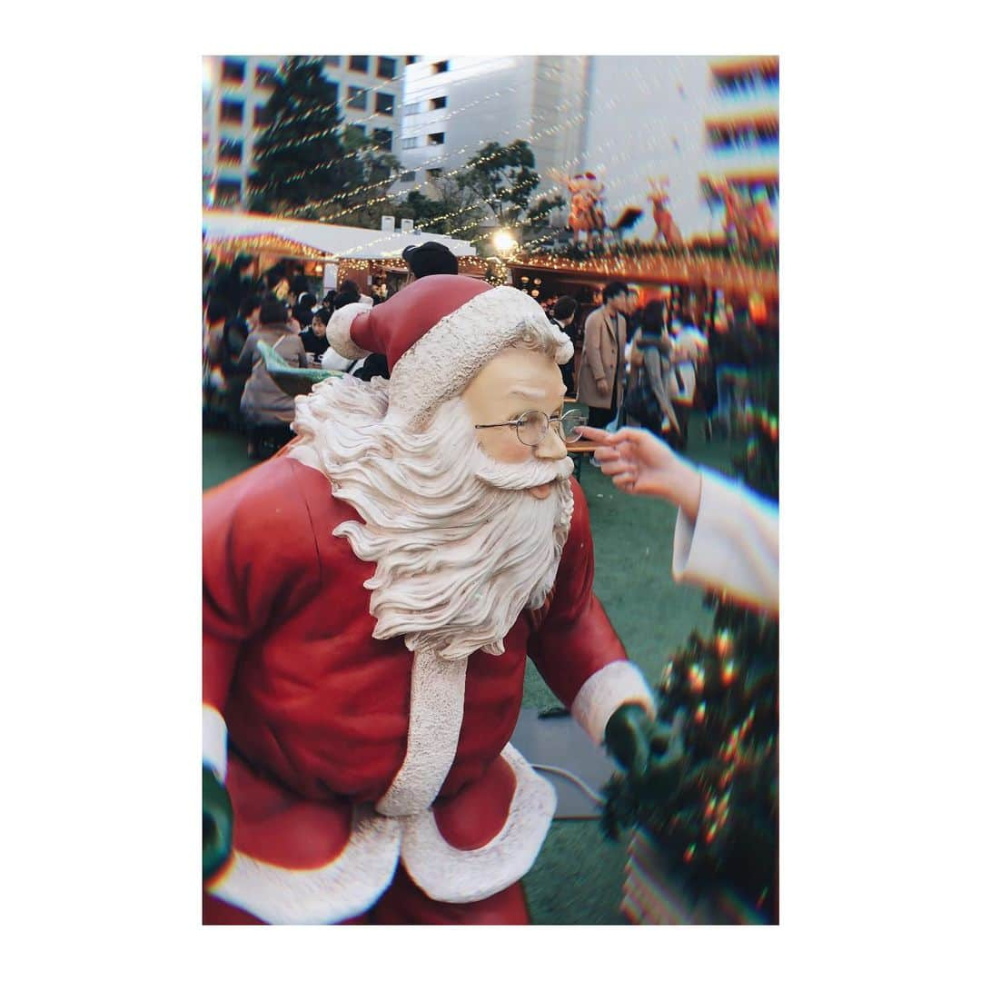 斎藤みらいさんのインスタグラム写真 - (斎藤みらいInstagram)「なんだかノリが良さそうなサンタのおじさま🎅🏻⠀ ⠀」12月14日 21時51分 - miraisaitou716