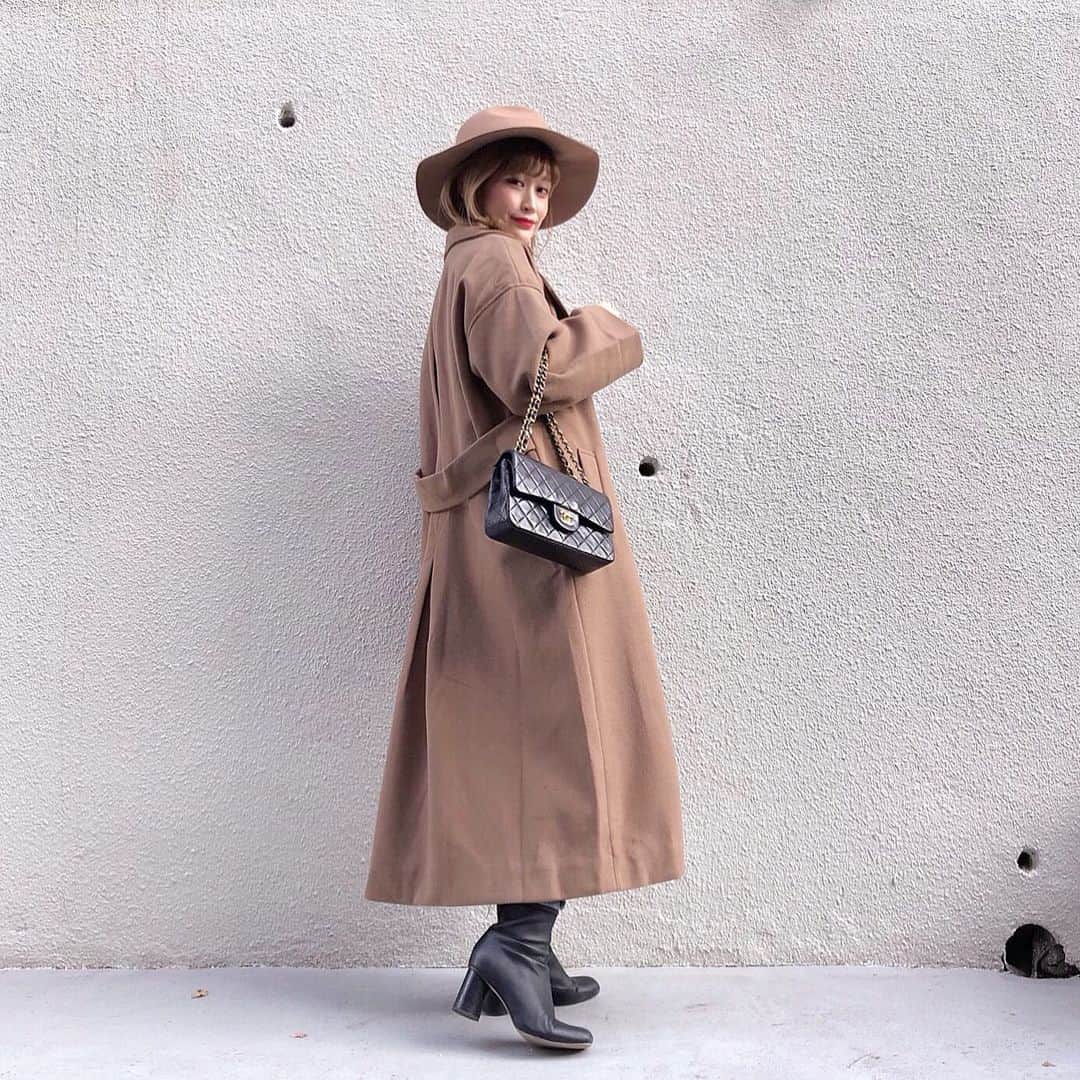 のインスタグラム：「この間reception partyで付けた . @arholiday_official のコート🧡 . . ちびでも丈感が絶妙🥺✨ . . #arholiday #arholiday代官山 #arholiday_ootd #arh_makemaday #アンディローザホリデー #あおぞら私服」