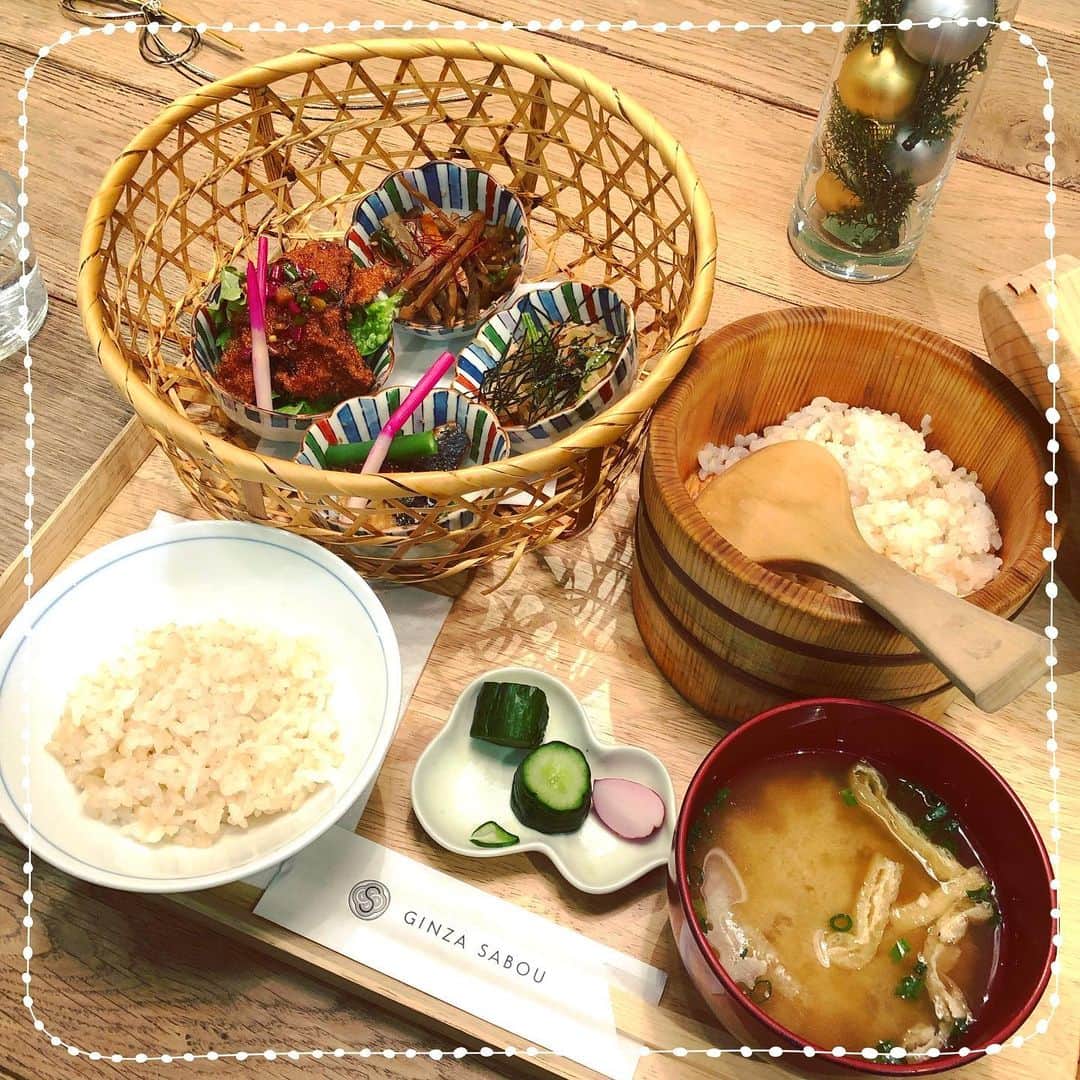 安野希世乃のインスタグラム：「🍚 スタジオ練終わり、 明日に向けて健康な夜ご飯を‎٭¨̮ 玄米大好き〜 美味でした◎  明日は大阪でうまいもん！ 食べるぞ！！！！！ #よるごはん」
