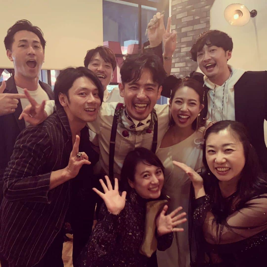 松田一輝さんのインスタグラム写真 - (松田一輝Instagram)「ユースケ結婚式　二次会のやーつ。 おめでたいやん👍」12月14日 22時30分 - matsudakazuki