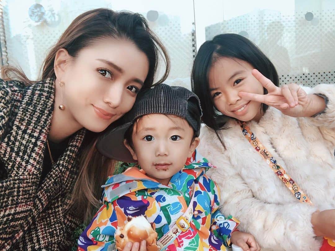 谷口紗耶香のインスタグラム：「off day❣️ 先週は #アンパンマンミュージアム  に 行ってきたよ！！ ・ 神戸と名古屋と横浜  を制覇〜🥐 ・ アンパンマン知らない日本人 は果たしているのだろうか。😂❤️ きっと居ない！ってくらい みーんなが 笑顔な空間✨ happyだね〜✨ ・ ⇒⇒ 動画も載せたよ♡ ・ #instamodel#instaootd#ootd#model#japanesemodel#sayakataniguchi#shooting#kawaii#girl#mama#instafashion#japanese#today#cute#拍照#可爱#今天的衣服#谷口紗耶香#时尚#패션#귀엽다#일본인#촬영#親バカ部#ママリ」