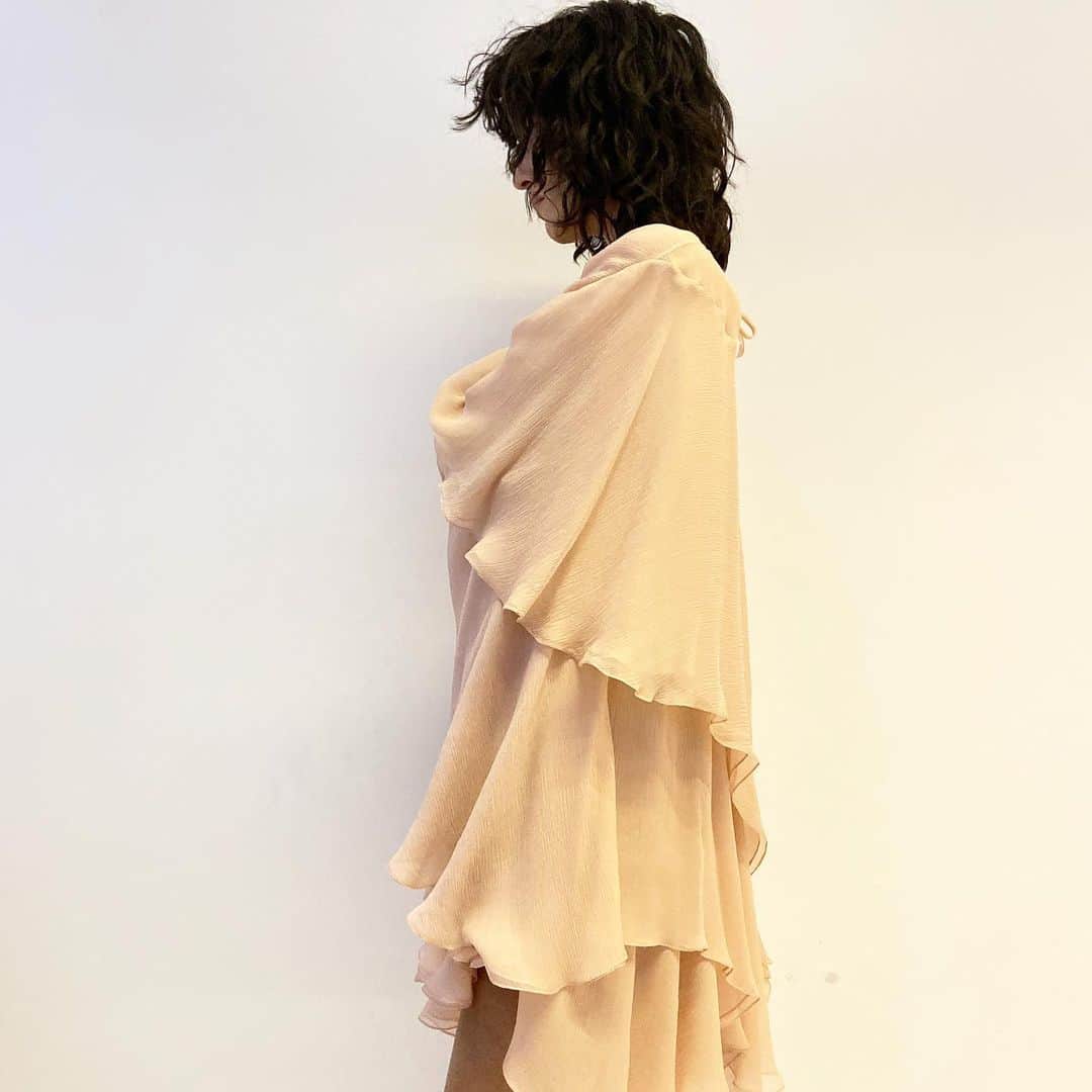 シャロン ワコブさんのインスタグラム写真 - (シャロン ワコブInstagram)「Silk layered dress, spring 2020. Delivery soon. #ss2020」12月14日 22時55分 - sharonwauchob
