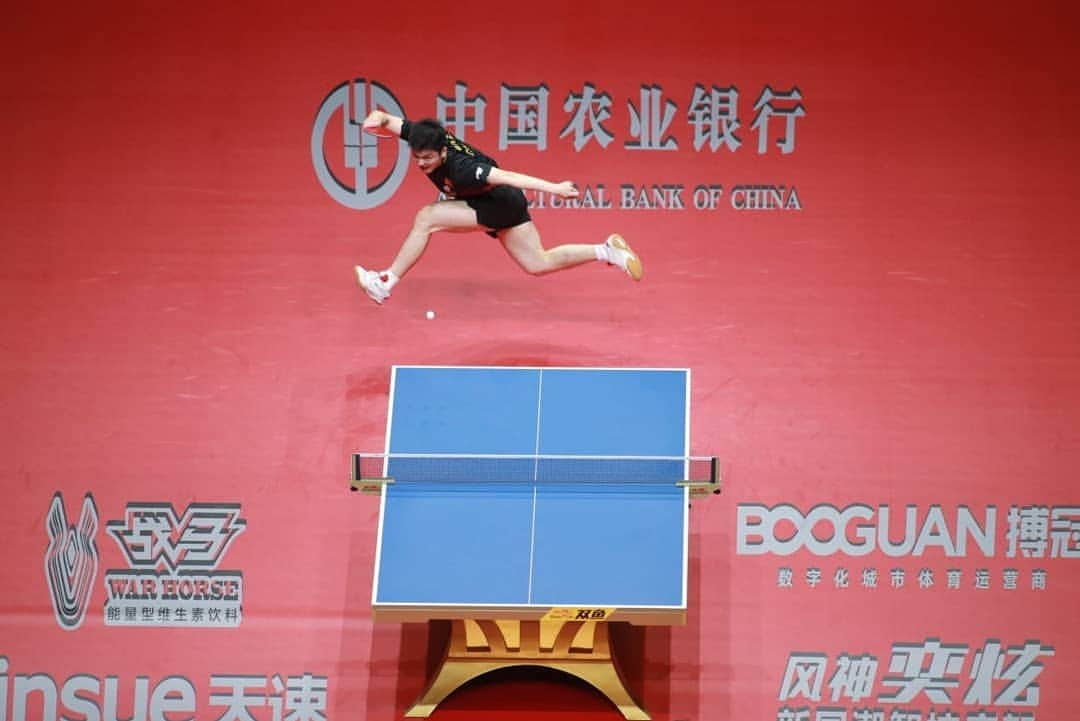 ITTF Worldさんのインスタグラム写真 - (ITTF WorldInstagram)「💥 Fan Zhendong is into the #ITTFGrandFinals Men’s Singles FINAL, defeating Lin Gaoyuan‼ 😤  Who thinks the 2017 champion will go on to reclaim his title🏆❓」12月14日 23時05分 - wtt