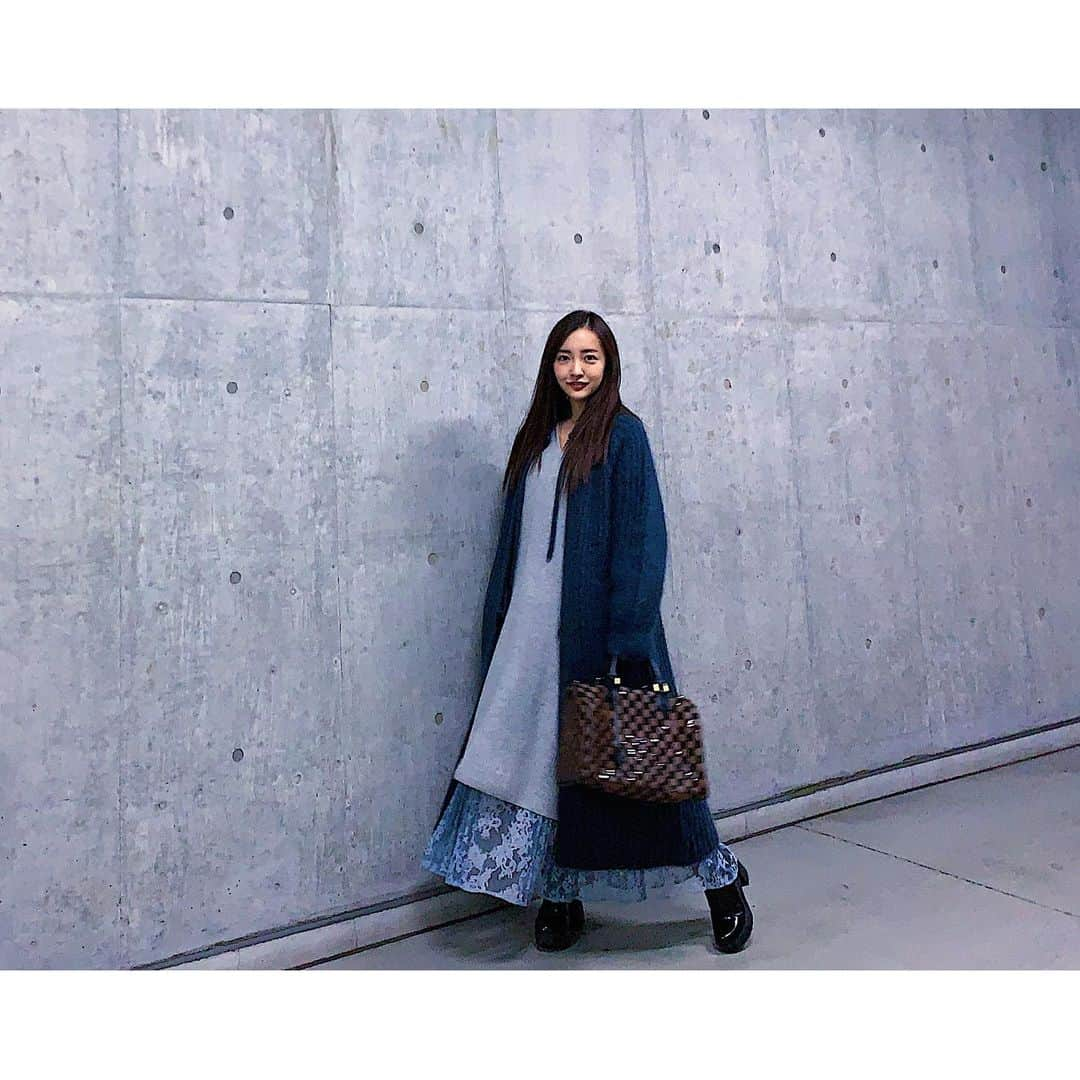 板野友美さんのインスタグラム写真 - (板野友美Instagram)「👗👠今日の私服♪  #jacket @fray_id  #onepiecedress  @fray_id  #boots  @prada  #bag  @louisvuitton  #ootd#友Style」12月14日 23時26分 - tomo.i_0703