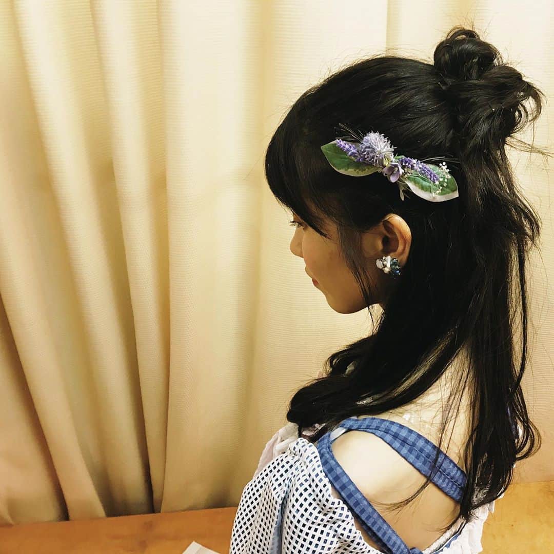 横山由依さんのインスタグラム写真 - (横山由依Instagram)「今日の髪型は、 ハーフお団子でした🎑 初めてでしたが お気に入りになったので またやりたいなぁ💇‍♀️ #AKB48 #サステナブル #ミディアムヘア #ハーフお団子」12月14日 23時34分 - yokoyamayui_1208