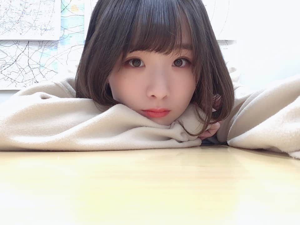 南端まいなのインスタグラム：「今日は年内ラストのフリーライブでした🙌 お越しくださった皆さん！ありがとうございました( ⸝⸝⸝¯ ¯⸝⸝⸝) 来年も沢山フリーライブして、沢山の方と出会えるように頑張ります！ おやすみなさい🕶」