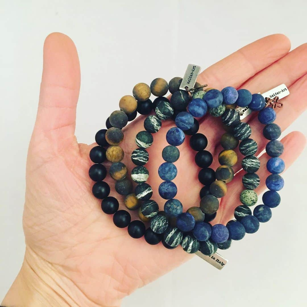 メイデンアートさんのインスタグラム写真 - (メイデンアートInstagram)「Non dimentichiamo i regali per Uomo 👨 😘 Bracciali uomo con pietre semipreziose ❤️ . Some Gift Ideas for Men. Mens Bracelets with stones . . . . .  #metal #menrock #tattoes #tattoo #artist #graphicdesigner #graphicdesigners #men #menfashion #menjewelry #mensfashion #beard #beardstyle #beards #bearded #beardman #beardedman #beard😎 #musician #musicians #musicianlife #musicianslife #musicianforlife #graphicdesignerlife #dandy #dandystyle #dandylife #dandyism #dandyman #dapper」12月14日 23時31分 - maidenart