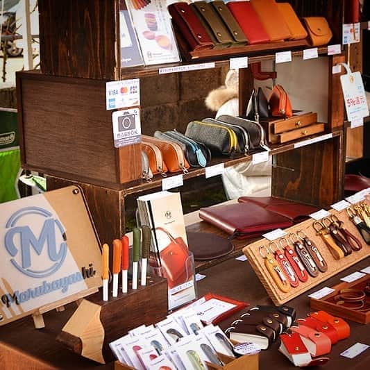 MARUBAYASHIさんのインスタグラム写真 - (MARUBAYASHIInstagram)「* 丹波ハピネスマーケットが無事に終了しました。 たくさんの方にブースを見ていただき、ありがとうございました。 年内のイベント出店はすべて終了しました。  #革 #leather #丹波ハピネスマーケット #篠山 #丹波篠山 #革イベント #レザークラフト #leathercraft #leatherworks #革好き #loveleather #leatherdesign」12月14日 23時33分 - takahiro_marubayashi