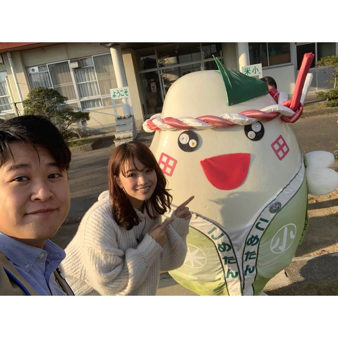 川村茉由さんのインスタグラム写真 - (川村茉由Instagram)「今日はまちなま生放送✨ 今日は西尾市米津町から でした👍💕 隣町の高校だったから 懐かしくて…🥺✨ * 次回は…！ 12月28日(土)12時〜 なんと3時間生放送‼️ 何が起きるのやら…😂💕笑 【「KATCHまち自慢」あなたのまちで、 1日生中継をしちゃう番組。】 まちなまアワード2019！ として特番でーす😆 KATCHエリアの皆様、 ぜひ見てください〜❤️ * やっぱり生中継の仕事好き🥺 緊張するし、何が起きるか わからないけどそれが楽しい🤓 * 今日も相方 @sakainaoto1103  くんはキレキレのトーク でした👍頼もしい🙏！ ただいろいろ起きるから 終始爆笑🤣笑 楽しかったなぁ🤣🤣🤣 * 番組後は角谷プロデューサーの サプライズ誕生日🎂🎉 いつも素敵な番組を ありがとうございます！！！ * KATCHエリアの皆さんは… pitch fmで毎週日曜11時〜12時 【アイシン・エィ・ダブリュ presents Holiday Driving Away 】こちらもナビゲートしてるので ぜひ聞いてくださーい✨👍 * #katch #tv #reporter #happy #love #like #instagood #follow #me #まちなま #キャッチ #西尾 #米津 #生放送 #テレビ #酒井直人 さん」12月14日 23時36分 - mayupi_k