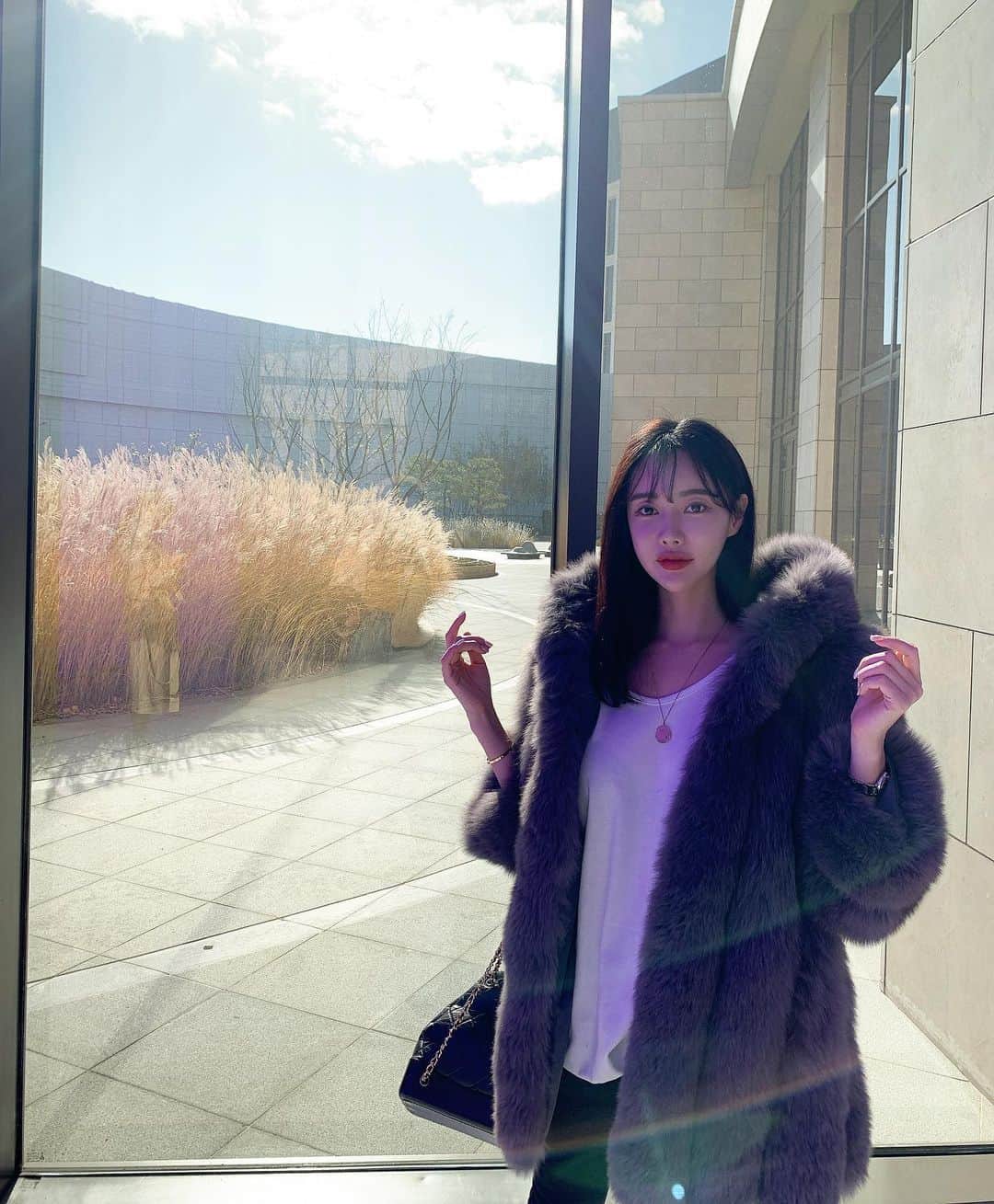 Hyemiさんのインスタグラム写真 - (HyemiInstagram)「애쉬브라운 후드폭스🤎 내일까지 공구해요! 요번에 놓치시면 언제 또 돌아올지 몰라요오~ 꾸안꾸 데일리룩으로 너무나 찰떡이죠오 봐도봐도 넘 이쁨🥰🥰」12月14日 23時50分 - hinzajoa