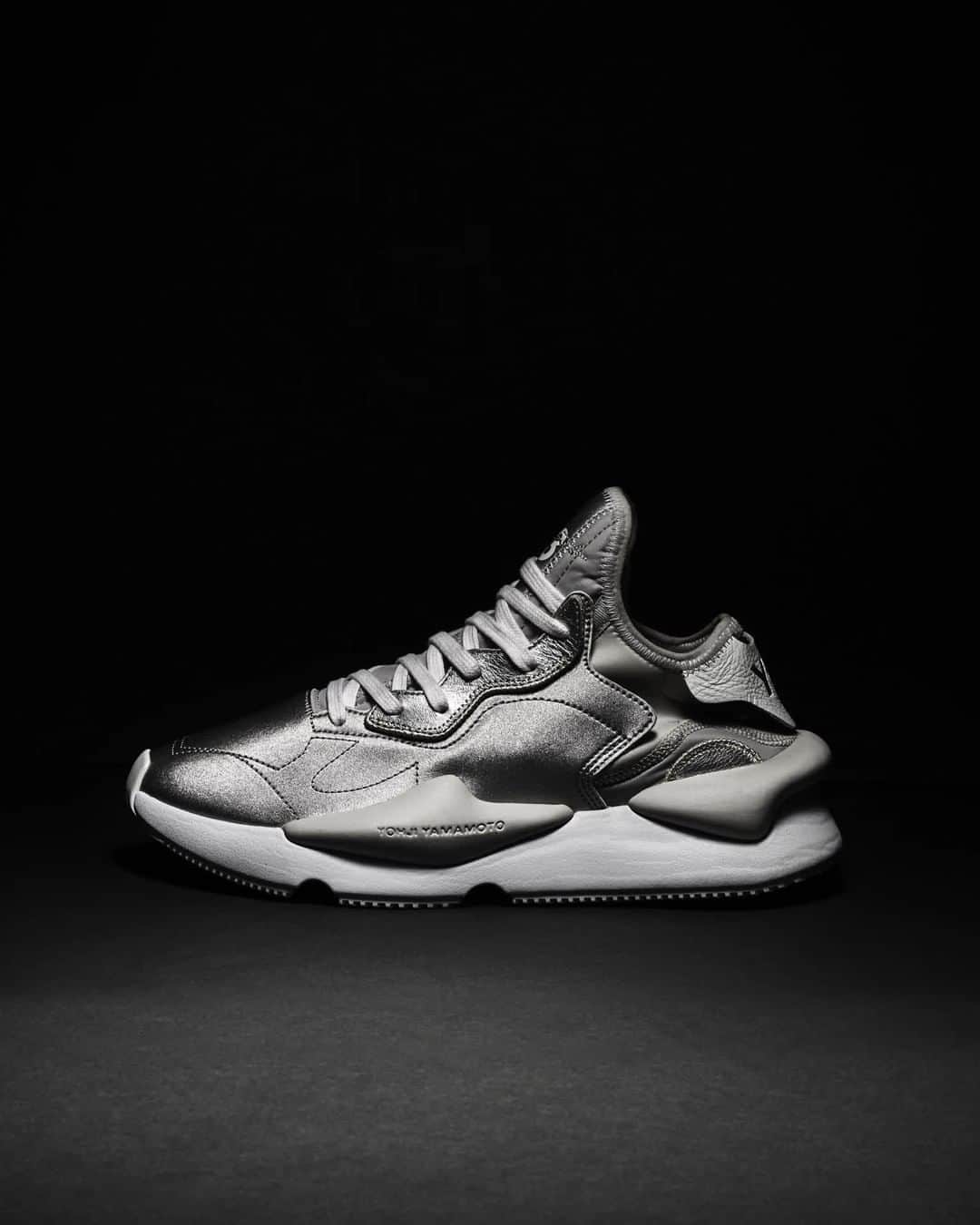ワイスリーのインスタグラム：「Y-3 KAIWA. Y-3 Spring/Summer 2020. --- #adidas #Y3 #YohjiYamamoto #KAIWA Discover the collection at Y-3.com」