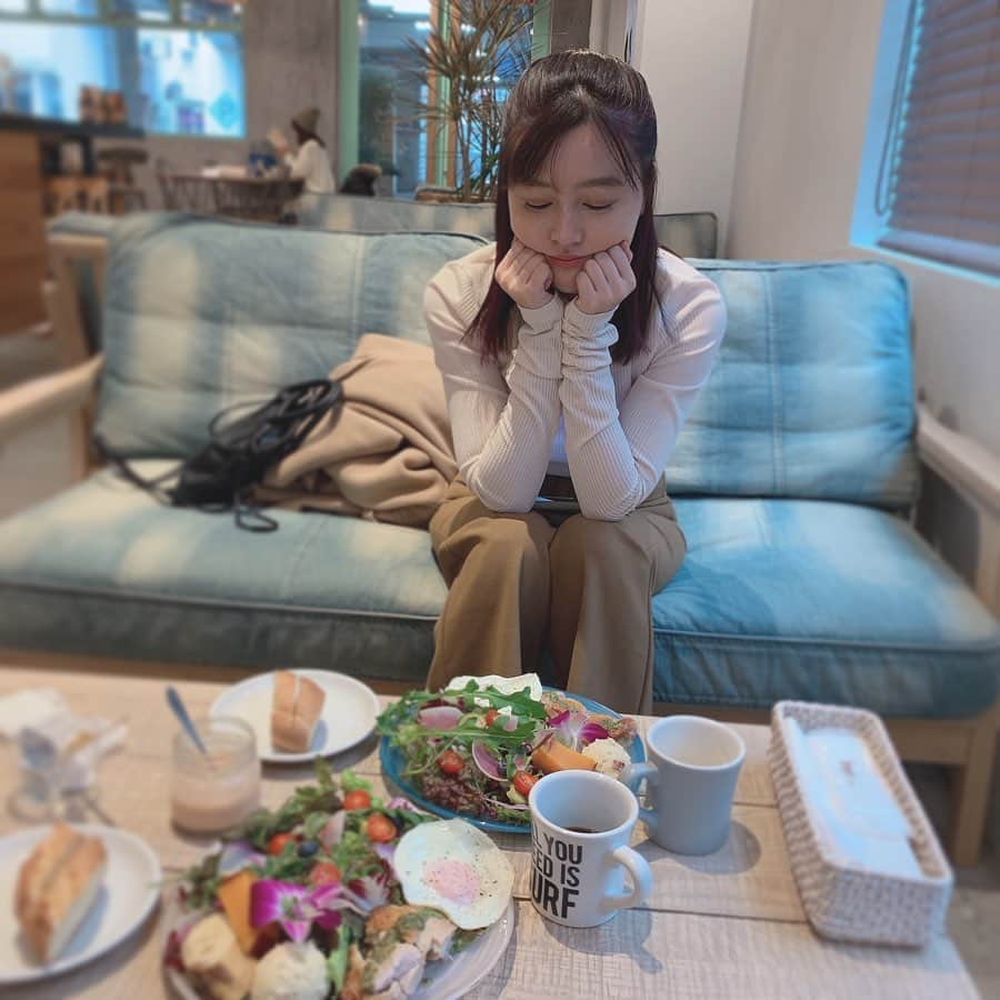 久住小春さんのインスタグラム写真 - (久住小春Instagram)「🥗🙂😇 #tothesea #前髪ちょっとおかしくなってる😇」12月15日 0時19分 - koharu_kusumi.official