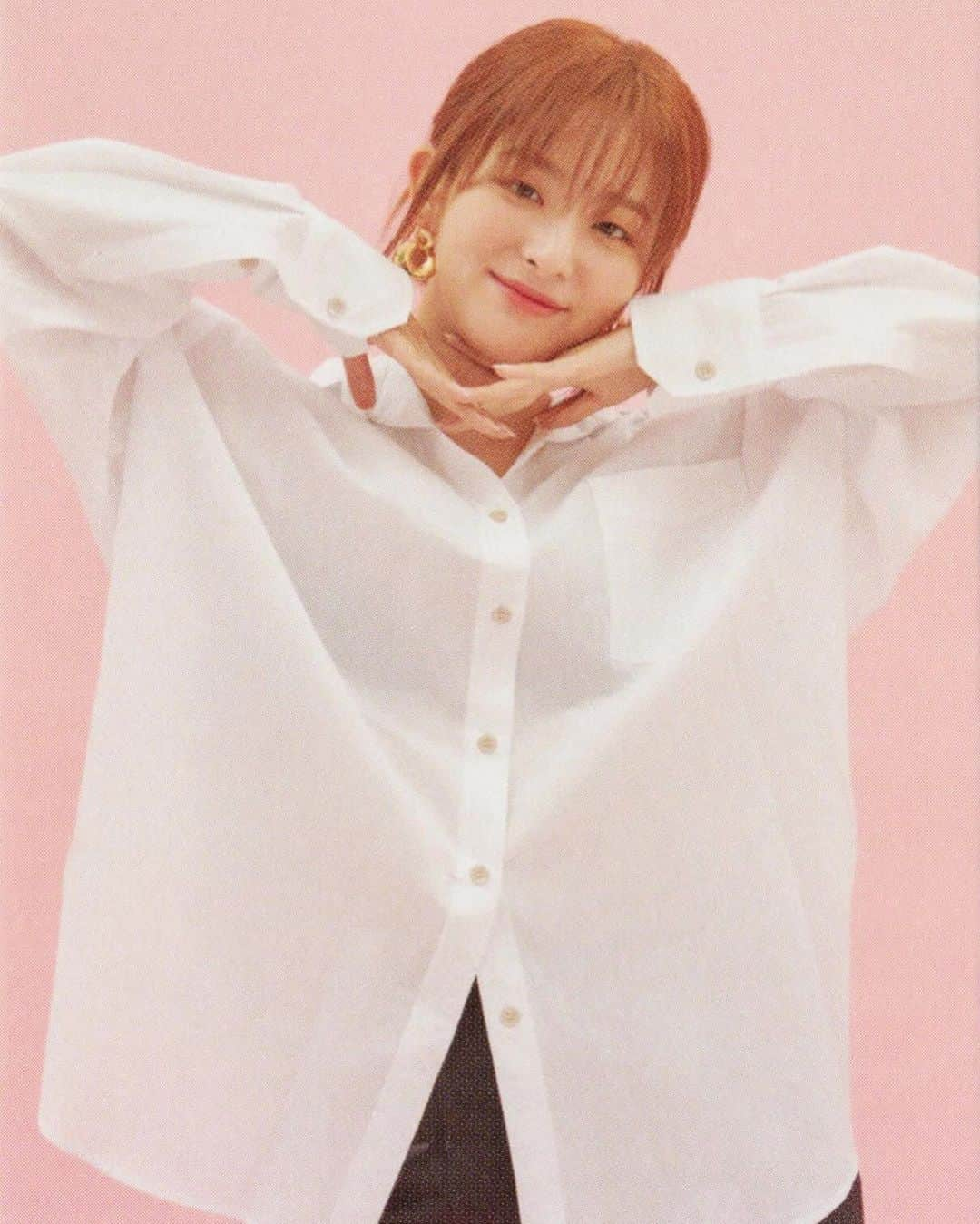 スルギさんのインスタグラム写真 - (スルギInstagram)「SEULGI - Red Velvet 2020 Season’s Greeting Scan ©️sgsgom #REDVELVET #레드벨벳 #SEULGI #슬기 #🐻」12月15日 0時34分 - kristiandawal29