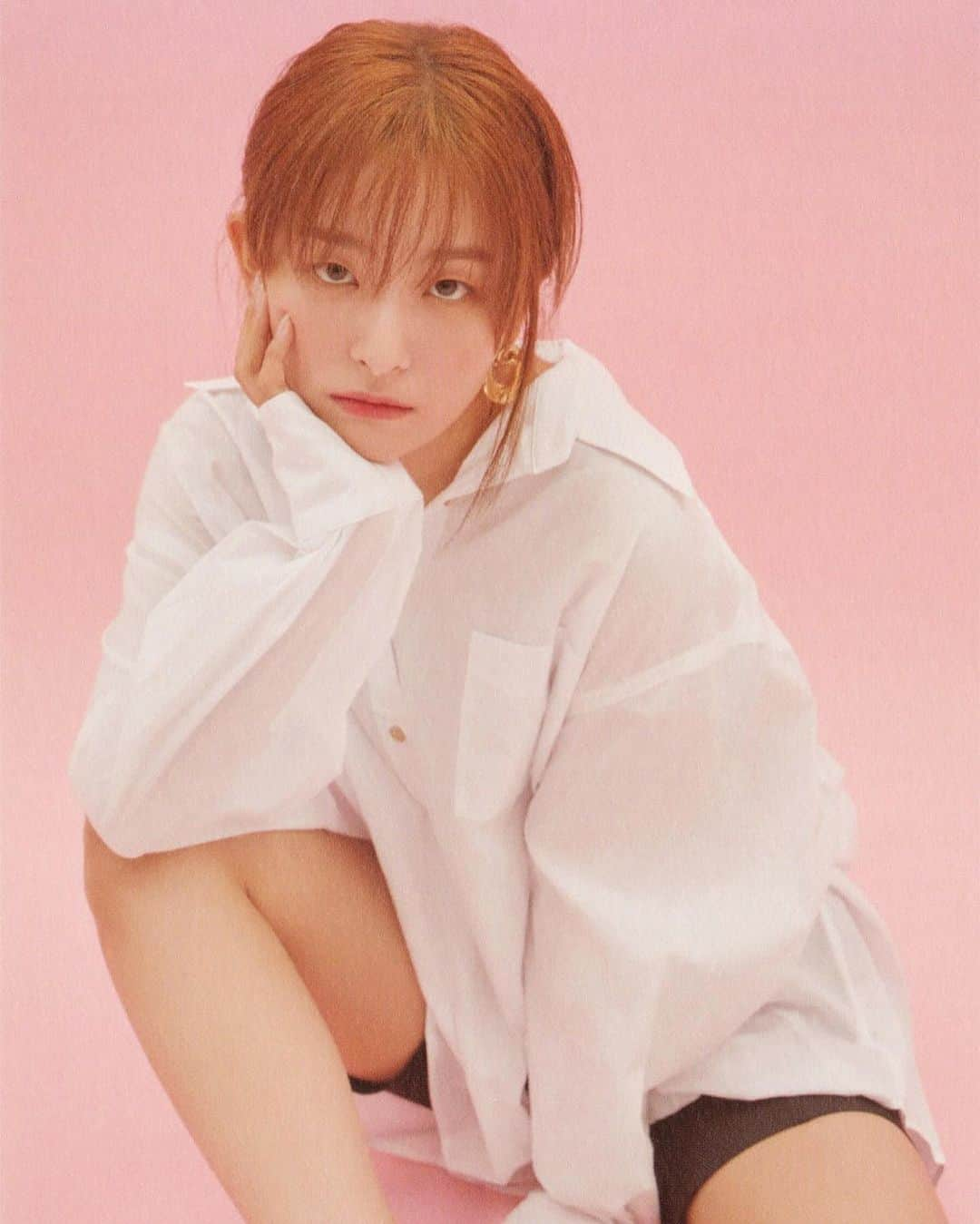 スルギさんのインスタグラム写真 - (スルギInstagram)「SEULGI - Red Velvet 2020 Season’s Greeting Scan ©️sgsgom #REDVELVET #레드벨벳 #SEULGI #슬기 #🐻」12月15日 0時34分 - kristiandawal29