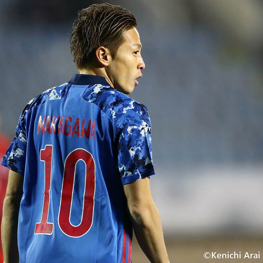のインスタグラム：「. 待望の代表デビュー🇯🇵 (Photo:Kenichi Arai) . #soccer #football #E1 #jfa #daihyo #samuraiblue #japan #hongkong #teruhitonakagawa #サッカー #フットボール #日本代表 #仲川輝人 #⚽」