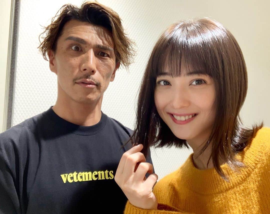 のインスタグラム：「今年最後の希のヘアメンテ✂︎ 来年はどんな希ヘア作るかな〜😏 今年もありがと❗️ #佐々木希　#hair #haircolor  #hairstyle #haircut #color #workout #fashion #nike #supreme #筋肉 #筋肉美容師」