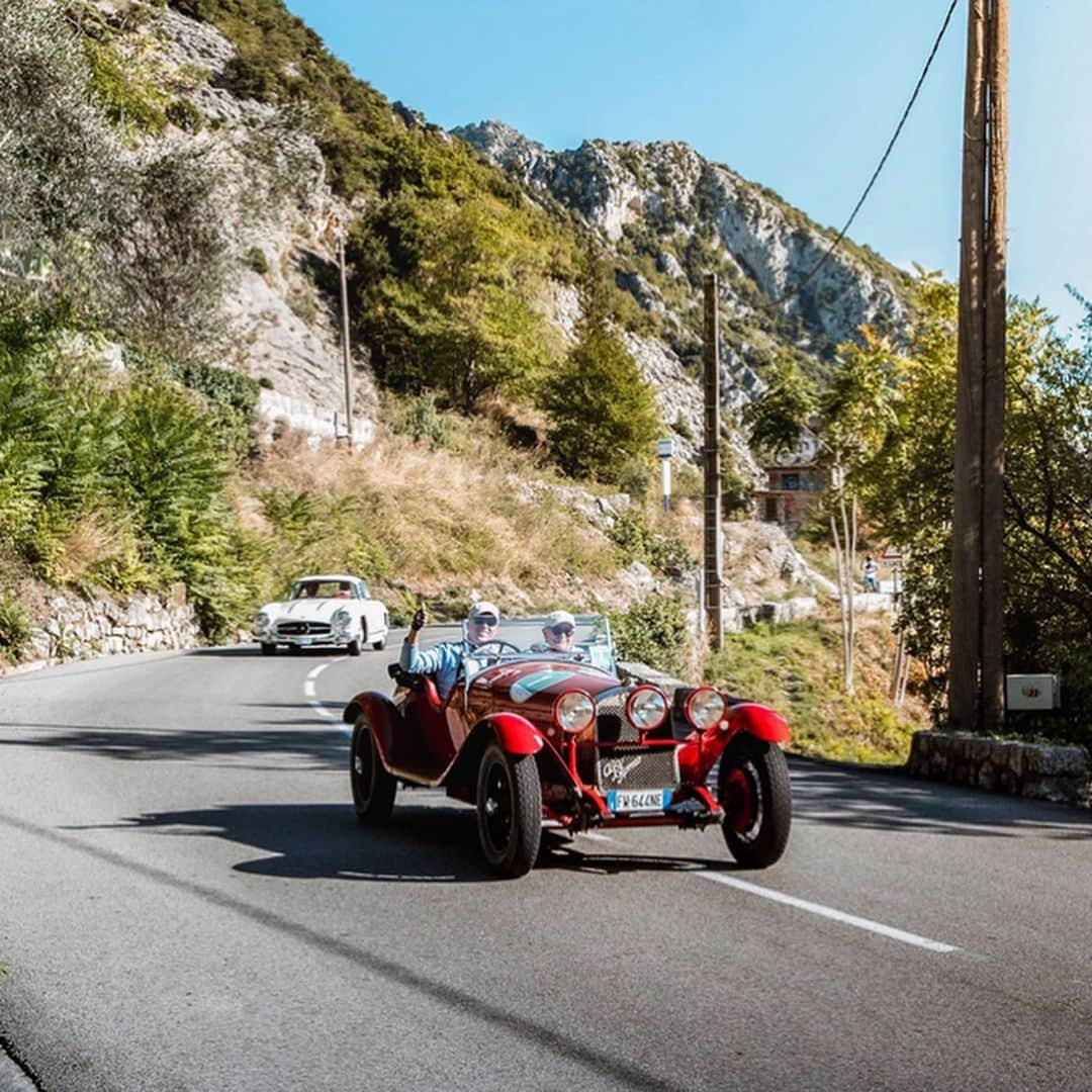 ニコ・ロズベルグさんのインスタグラム写真 - (ニコ・ロズベルグInstagram)「I couldn’t stop being excited about all these unique cars 👏 This day was so special – my first own Classic Car Rally! _ #classiccars #classiccar #f1 #formula1 #oldtimer #rally #vintagecar #vintagecars」12月15日 1時22分 - nicorosberg