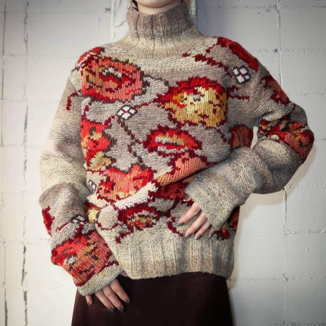 吉祥寺 古着屋 Orfeoのインスタグラム：「DRIES VAN NOTEN  Flower Pattern Sweater  #orfeo #kichijoji #tokyo #vintage #used #fashion #coordinate #outfit  掲載商品のお問い合わせはメールにて承っております。コメント、DMでのお問い合わせは受け付けておりませんのでご了承ください。」