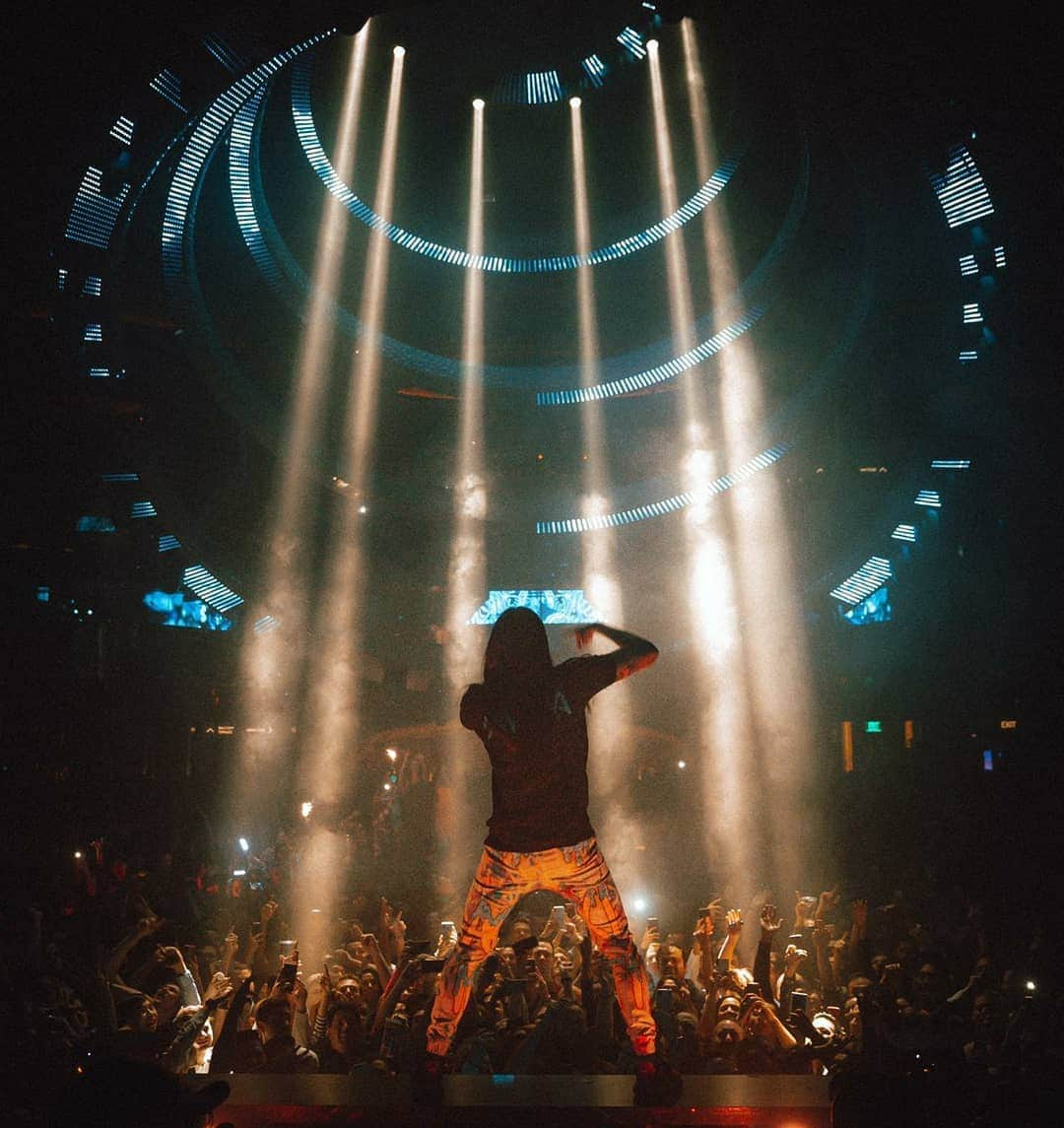 スティーヴ・アオキさんのインスタグラム写真 - (スティーヴ・アオキInstagram)「This is why Vegas got the best clubs in the world」12月15日 11時21分 - steveaoki