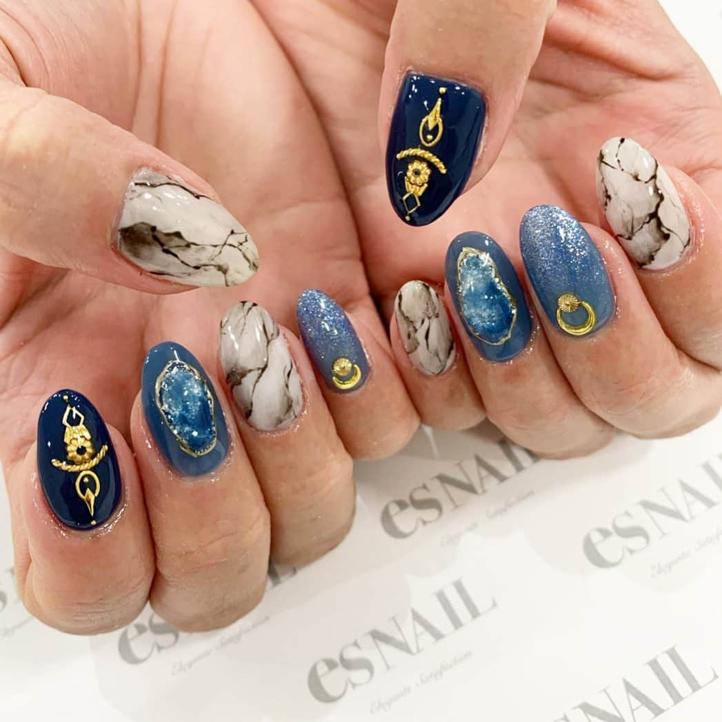 esNAILさんのインスタグラム写真 - (esNAILInstagram)「. . .  #nail#nails#nailart#naildesign##esnail_shibuya#gelnail#ネイル#エスネesnailイル#ジェルネイル#esネイル#ネイルデザイン#美甲#tokyo#shibuya#newnail#渋谷店#新宿店#吉祥寺店#大宮店#名古屋店#大阪店#福岡店 @esnail_la」12月15日 11時23分 - esnail_japan