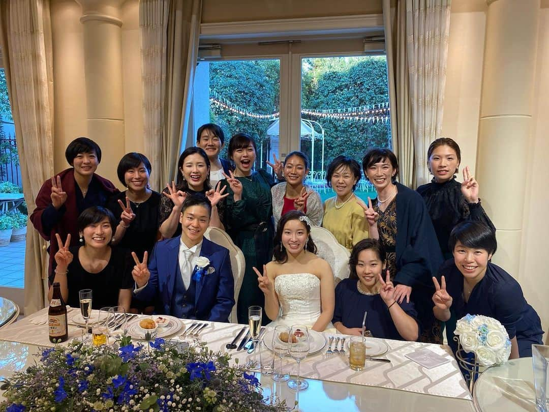 植草歩さんのインスタグラム写真 - (植草歩Instagram)「佐合👦🏻かなみ👩🏻 結婚おめでとう🍾🎉㊗️💒👰💍 帝京familyで集まれて懐かしくて すごく楽しかった🤣🌈💓 同期がどんどん既婚者になる。笑 次は樹の結婚式で\( ˆoˆ )/🌼*･」12月15日 11時29分 - ayayumin0725