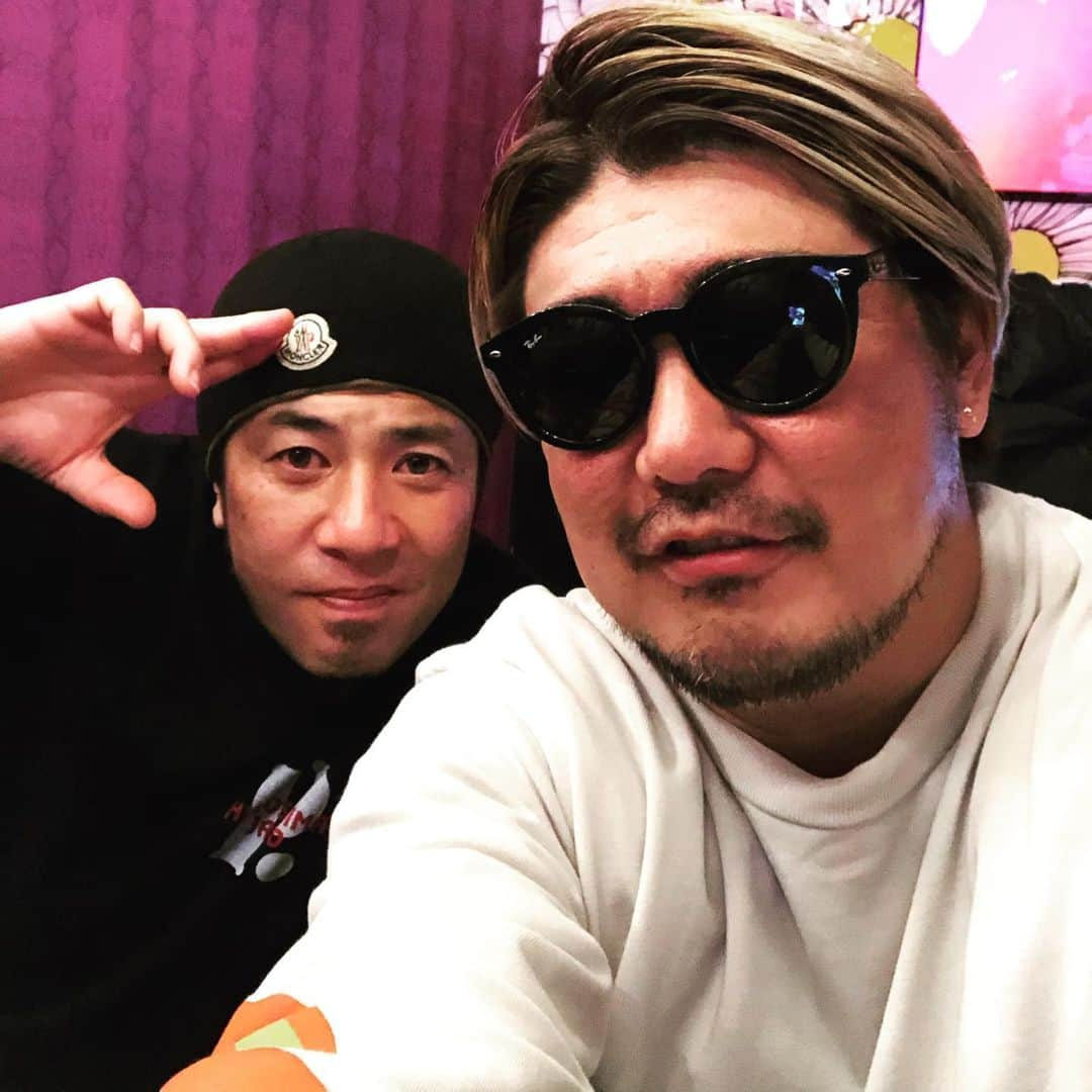 RED RICEさんのインスタグラム写真 - (RED RICEInstagram)「年内最後のソロライブin広島最高でした‼️みんなありがとう😎👍 初めて歌う曲があったりちょっと歌詞間違えたりいろいろあったけど楽しかったから🎼いいじゃねぇか♪‼️🤣 そしてドギーくんいろいろお世話になりました☺️あざっす🍻 #redrice #湘南乃風  #herbiehiroshima  #herbie4周年おめでとう㊗️ #いいじゃねぇか♪ #doggy-t」12月15日 11時34分 - redrice134