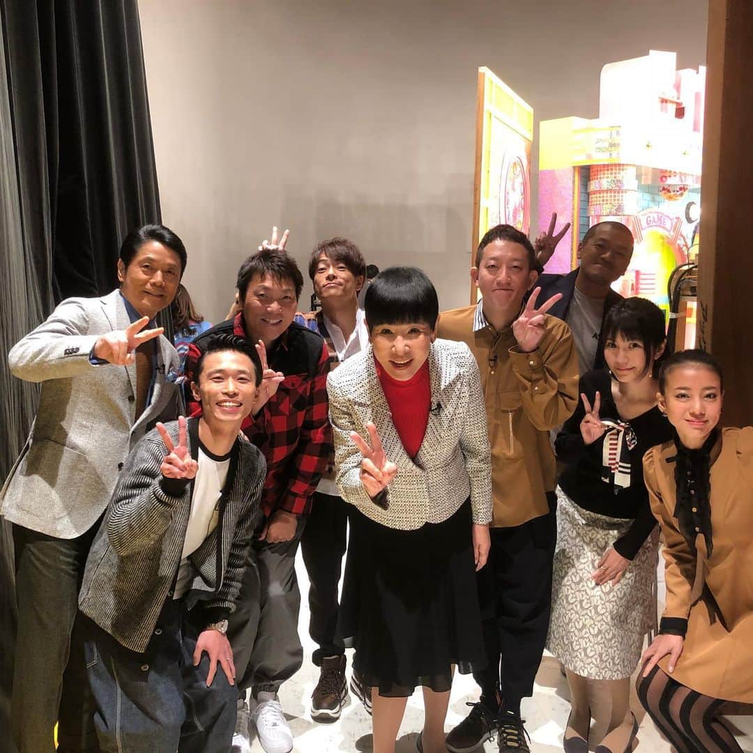 和田アキ子さんのインスタグラム写真 - (和田アキ子Instagram)「先週のおまかせ これから、生放送〜 #ako50th ＃アッコにおまかせ #陣内智則 #サバンナ #カミナリ #あびる優 #渥美弁護士」12月15日 11時41分 - ako50th