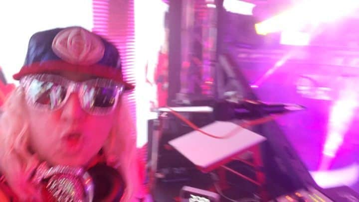 のインスタグラム：「KING  OF PARTY Release Tour ALADDIN 古河！！初参戦！！ゴリゴリHARDに攻めたけどフロアーはグイグイの盛り上がり！！THX a lot！！ #KINGOFPARTY #aladdin #FARMRECORDS #DJKOO」