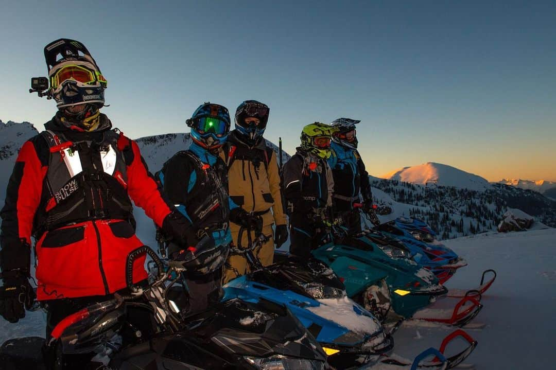 ケン・ブロックさんのインスタグラム写真 - (ケン・ブロックInstagram)「These rad photos are just a taste of what it’s like up at @CarlKusterMtnPark – a dope lodge/snowmobile operation in the backcountry of British Columbia, Canada - operated by my buddy and long time Ski-Doo pro Carl Kuster. Want to see the video from this sled trip? Head over to my YouTube channel (link in bio) and check out this week’s episode. 📷: @ryendunford #backcountrybrapping #SkiDoo2020 #backcountrygoodness」12月15日 3時36分 - kblock43