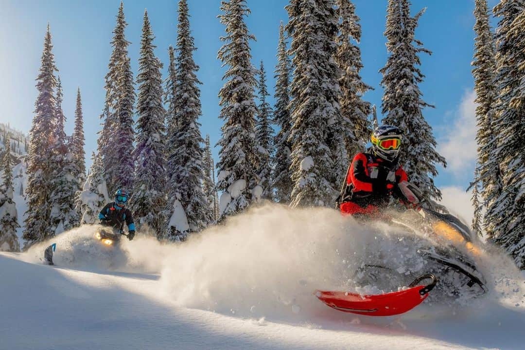 ケン・ブロックさんのインスタグラム写真 - (ケン・ブロックInstagram)「These rad photos are just a taste of what it’s like up at @CarlKusterMtnPark – a dope lodge/snowmobile operation in the backcountry of British Columbia, Canada - operated by my buddy and long time Ski-Doo pro Carl Kuster. Want to see the video from this sled trip? Head over to my YouTube channel (link in bio) and check out this week’s episode. 📷: @ryendunford #backcountrybrapping #SkiDoo2020 #backcountrygoodness」12月15日 3時36分 - kblock43