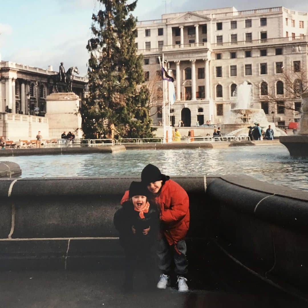 のインスタグラム：「london christmas calling 🇬🇧☃️」