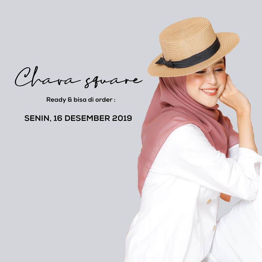 北条麻妃のインスタグラム：「OPEN ORDER CHAVA SQUARE  Udah punya daily hijab yang pas buat nemenin semua aktifitas kamu ? _________ Aku kasih tau kalian nih salah satu koleksi hijab cantik dari @petunia.id, hijab ini adalah salah satu hijab segi empat ternyaman, karena punya karakteristik bahan yang adem , lembut, mudah dibentuk & tegak di dahi  Koleksi warnanya juga variatif banget loh, must have item pokoknya 🥰💕 ________ READY & BISA DIORDER :  SENIN,16 DESEMBER 2019 JAM 19.00 WIB ⏰」