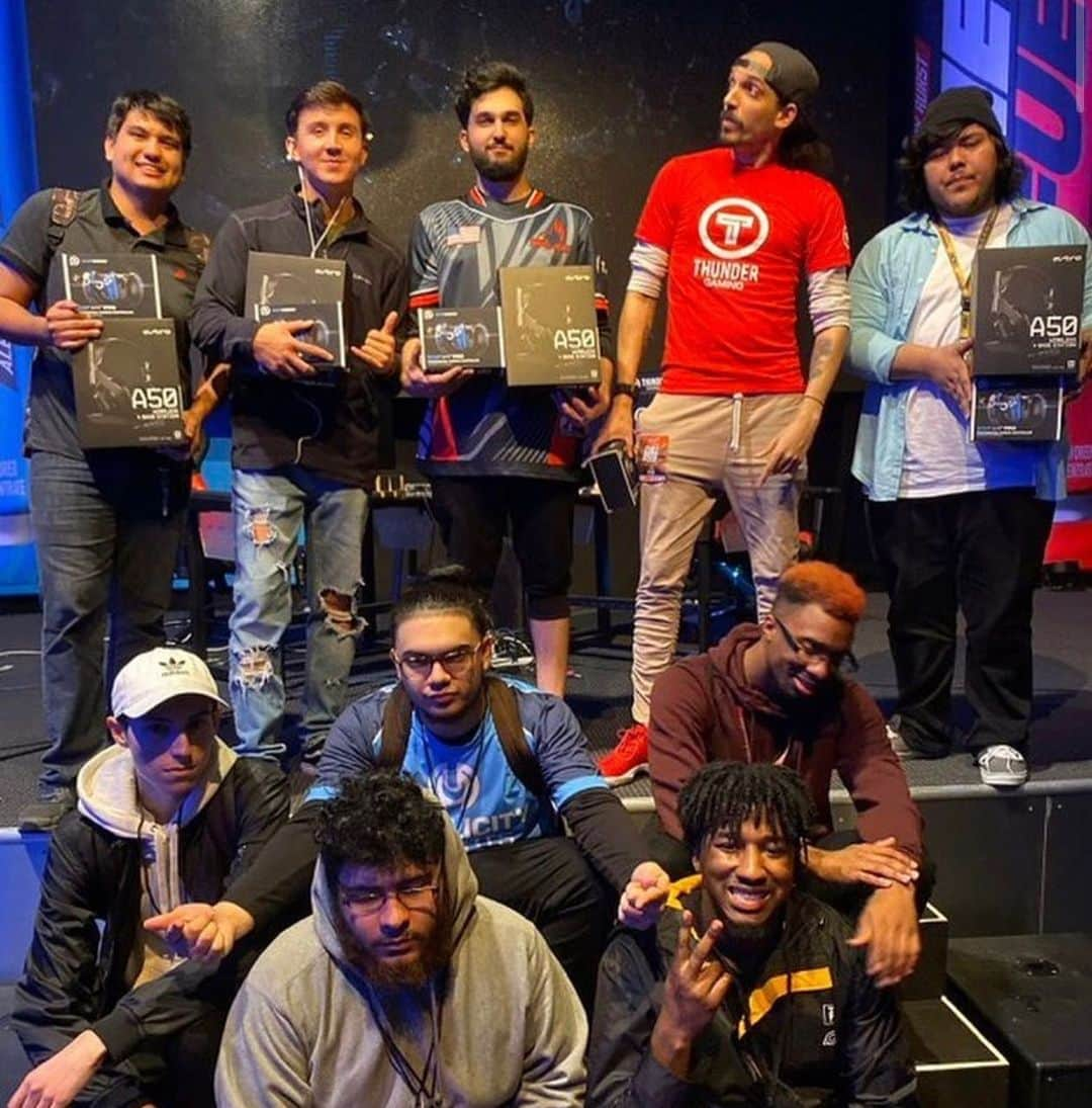 チーフ・キーフさんのインスタグラム写真 - (チーフ・キーフInstagram)「Winners of the “Bang” tournament thanks to @astrogaming & @scufgaming for the sponsor love y’all and appreciate y’all a whole lot #@glonavygaming #Bang2019 oh and thanks to @thundergamingla」12月15日 7時23分 - chieffkeeffsossa