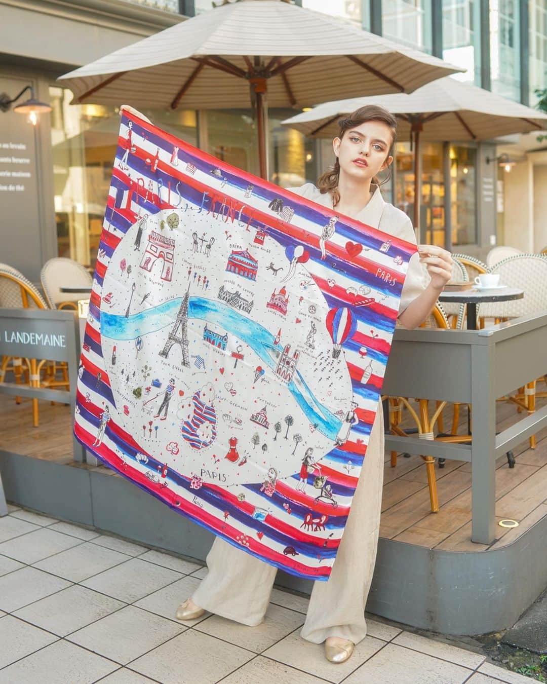 SHOKOさんのインスタグラム写真 - (SHOKOInstagram)「本日は @SforShoko 展示会最終日です！11〜16時まで東麻布ショップにて開催しておりますので、どなた様もお気軽にお越し下さい✨ また同時に、只今より【ウェブオーダー】がスタート！ @sforshoko プロフィールのリンクよりご覧下さい。【12月21日(土)朝8時まで】のスペシャル限定受付です。 「S for Shoko」は一点一点目の届く範囲で制作しているブランドのため、この期間にオーダー頂かないと制作出来ないアイテムもございますので、ぜひこの機会をご活用ください。 #SforShoko . Photograhy by @sugar_crisp Hair & make-up @misai128  Model: Inga @zuccamodels」12月15日 7時50分 - shoko_london