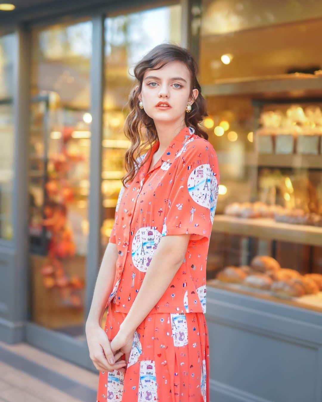 SHOKOさんのインスタグラム写真 - (SHOKOInstagram)「本日は @SforShoko 展示会最終日です！11〜16時まで東麻布ショップにて開催しておりますので、どなた様もお気軽にお越し下さい✨ また同時に、只今より【ウェブオーダー】がスタート！ @sforshoko プロフィールのリンクよりご覧下さい。【12月21日(土)朝8時まで】のスペシャル限定受付です。 「S for Shoko」は一点一点目の届く範囲で制作しているブランドのため、この期間にオーダー頂かないと制作出来ないアイテムもございますので、ぜひこの機会をご活用ください。 #SforShoko . Photograhy by @sugar_crisp Hair & make-up @misai128  Model: Inga @zuccamodels」12月15日 7時50分 - shoko_london