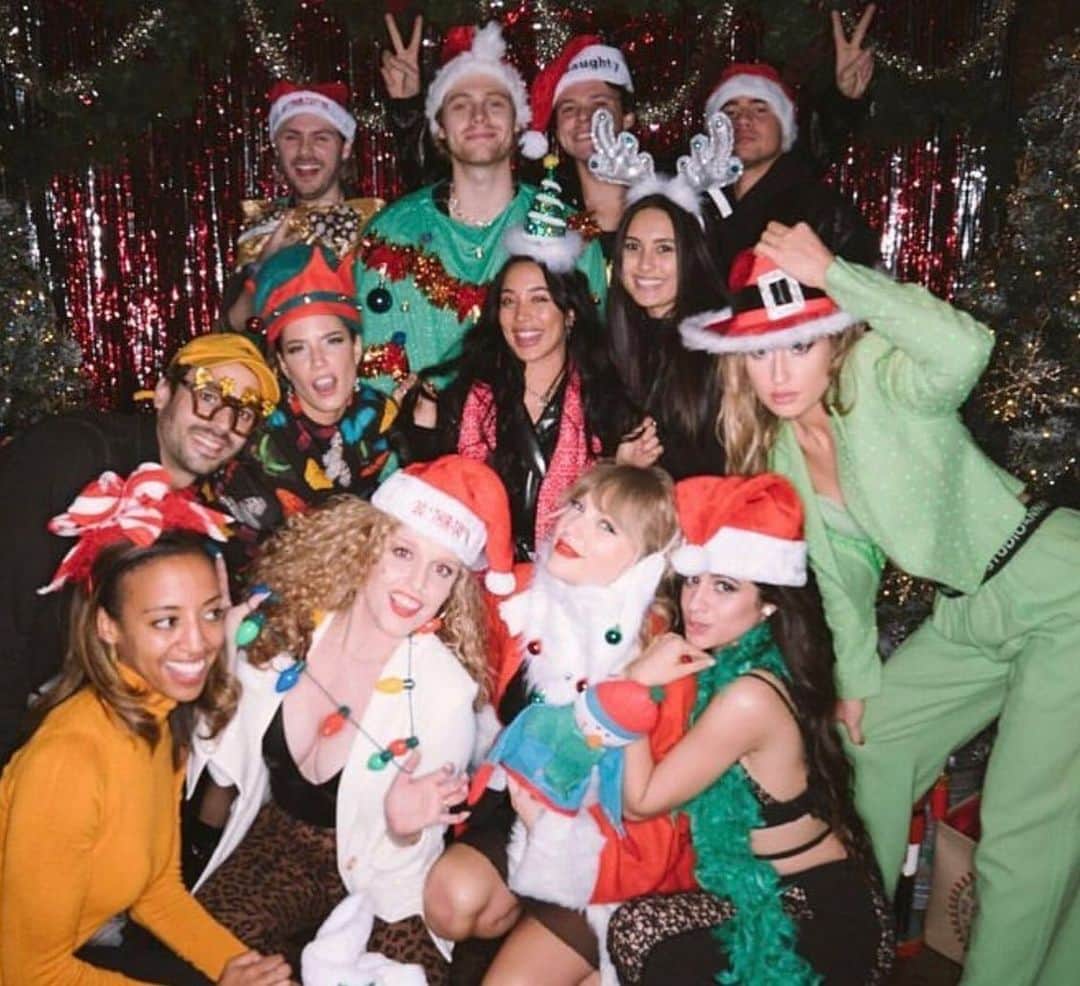 マイケル・クリフォードのインスタグラム：「crashing Taylor’s birthday since 2014 ❤️」